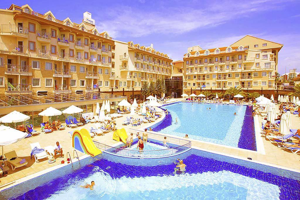 DIAMOND BEACH HOTEL & SPA 