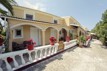 Eleni Apartments