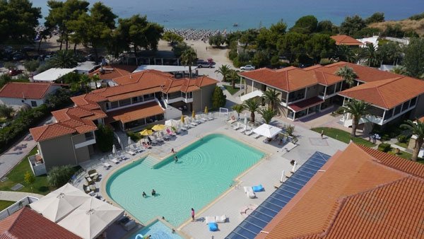 Lagomandra Beach Hotel